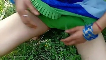 દેશી પુસ્સી એક ગરમ Milf ફક સેશનમાં ક્લોઝ અપ