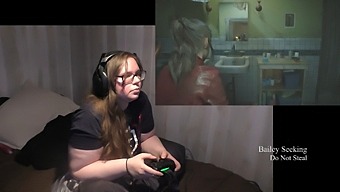 Resident Evil 2: Strip Tease And Gameplay