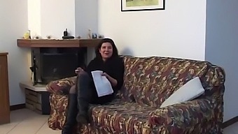 Amateur Man Has Anal Sex With A Curvy Woman